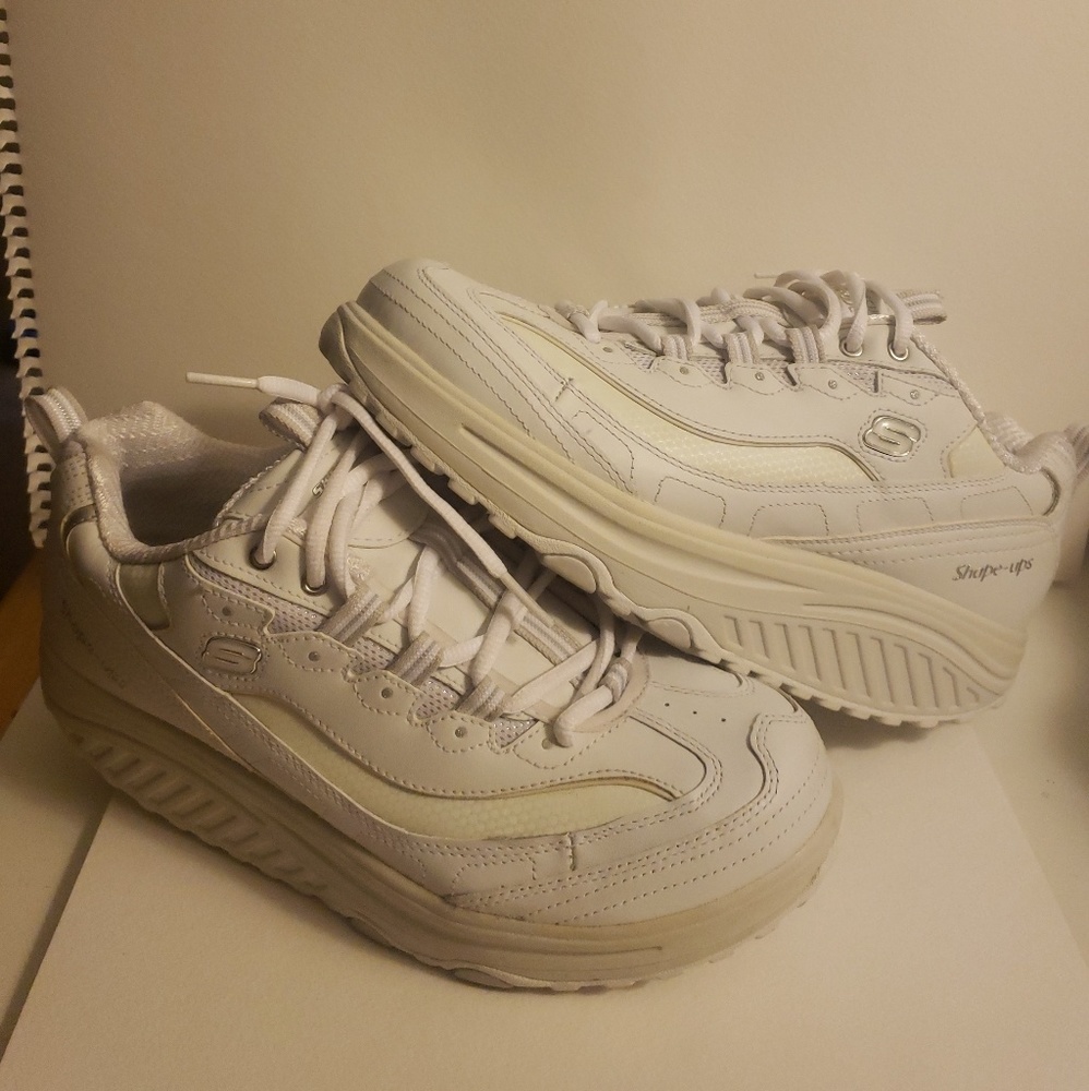 Sketchers Shape ups Womens size 9